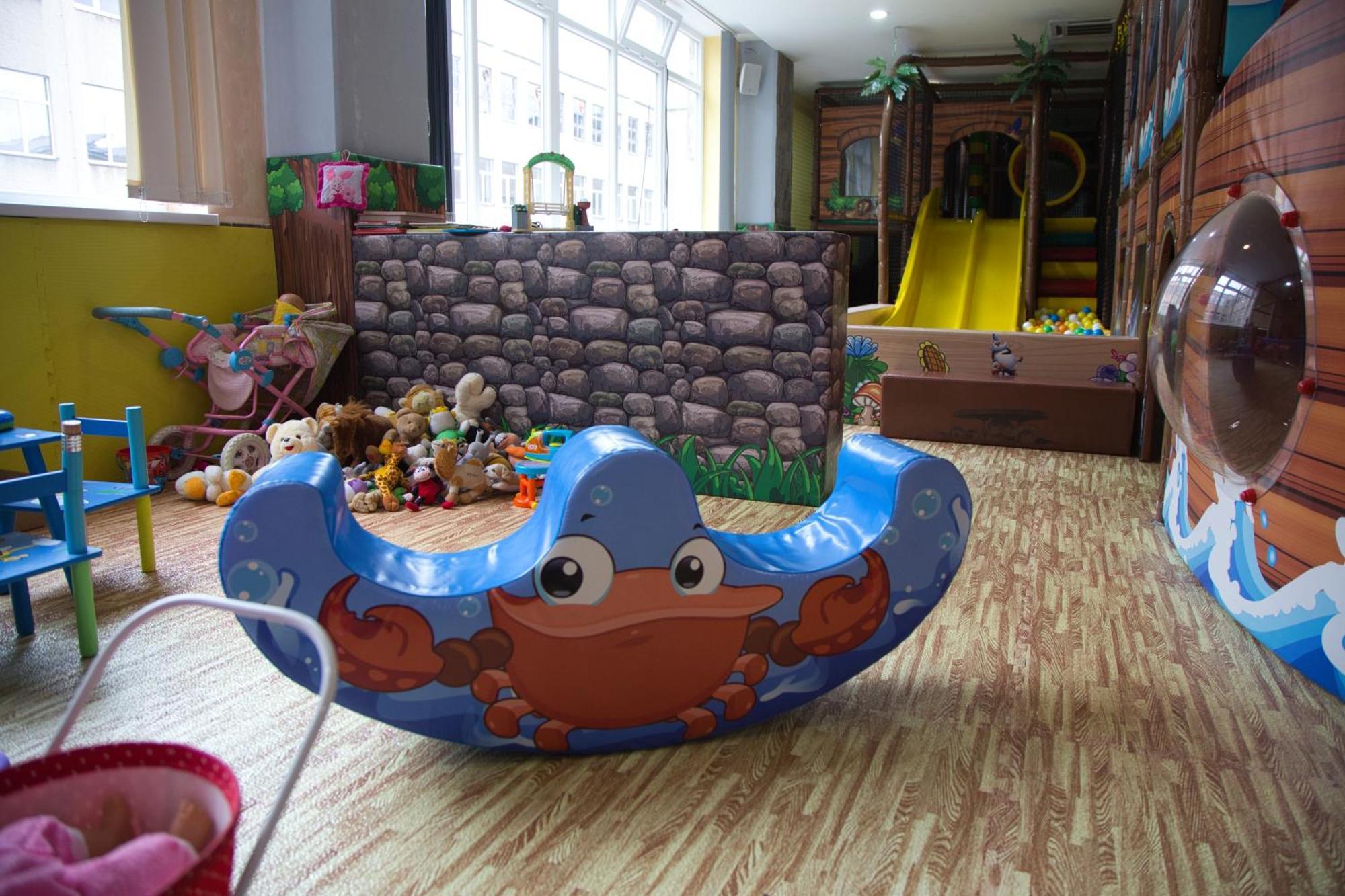 Aparthotel Olympland ทรุตนอฟ ภายนอก รูปภาพ